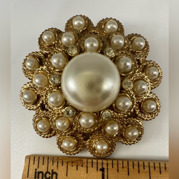 SIGNED SARAH COVENTRY LUXE RHINESTONE PEARL BROOCH - Picture 9 of 14